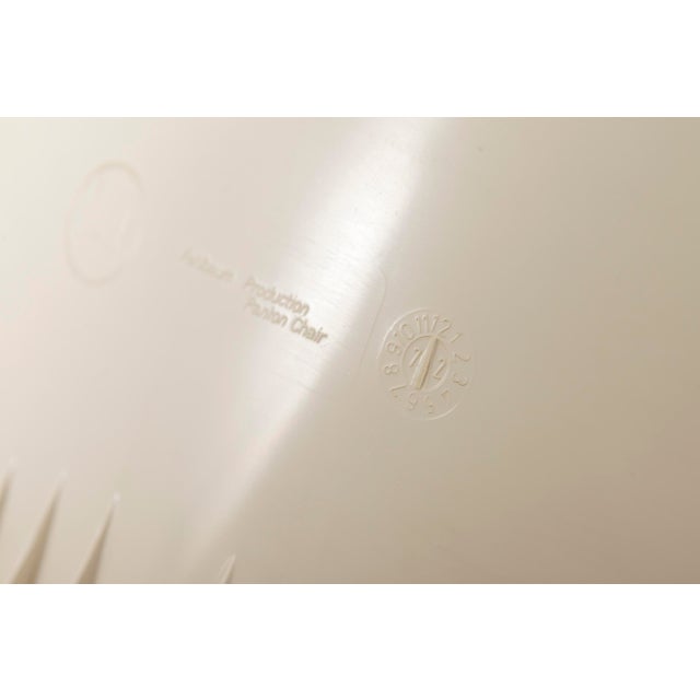 Vintage White Panton Chair by Verner Panton for Herman Miller, 1972 For Sale - Image 9 of 10