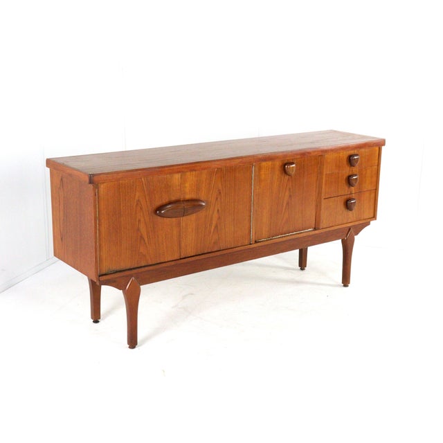 Oxspring Sideboard from Jentique, 1960s For Sale - Image 4 of 11