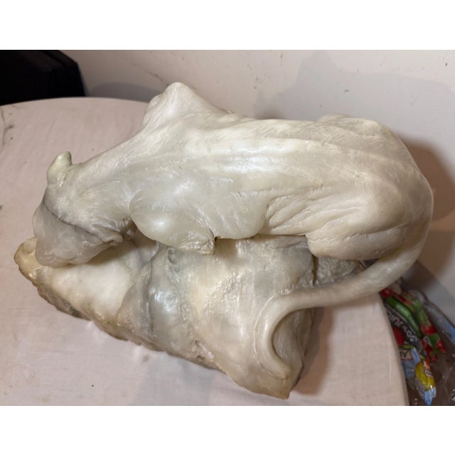 1910s Huge Antique Hand Carved Alabaster Stone Big Tiger Cat Lamp Sculpture Statue For Sale - Image 4 of 14