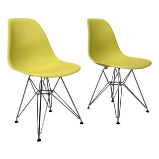 Pair of Eames Molded Plastic Side Chairs (Dsr) for Herman Miller – Lime Green For Sale