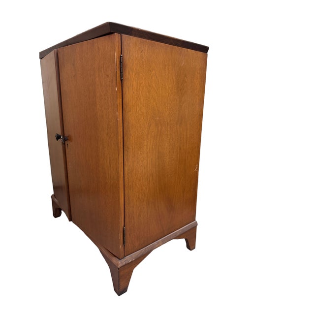 Vintage Mid-Century Modern Flip-Top Cocktail Bar Cabinet, C. 1960s For Sale - Image 4 of 16