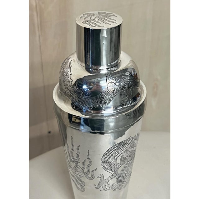 Circa 1900 Chinese Export Dragon cocktail shaker A good looking and well made piece, these were made for the export market...
