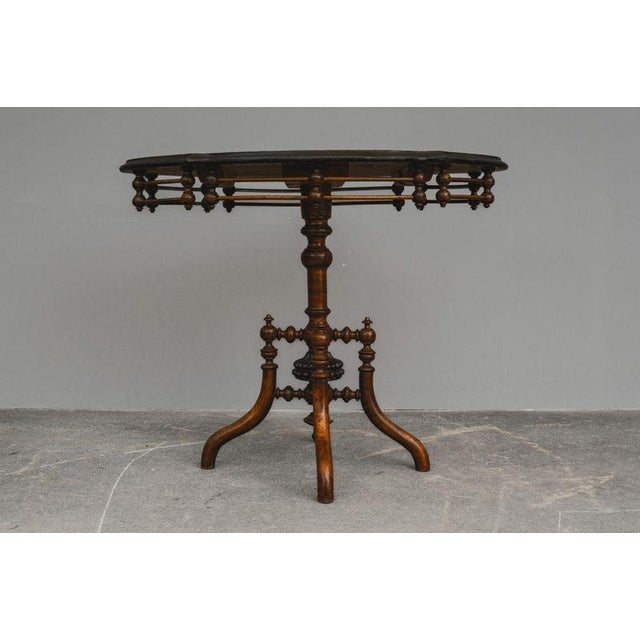 Mid-19th Century Biedermeier Salon Table in Walnut For Sale - Image 11 of 18