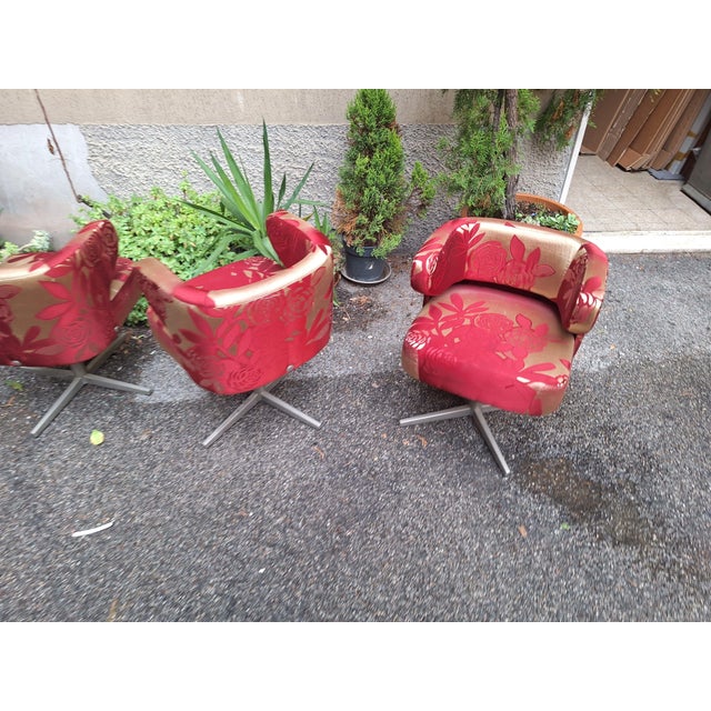 Mid-Century Modern Poney Swivel Armchairs in Floral Upholstery by Gianni Moscatelli for Formanova, 1970s For Sale - Image 3 of 5
