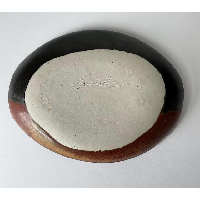 Mid-Century Modern Signed Friedelle Winans Mid‑Century Studio Pottery Dish For Sale - Image 3 of 6