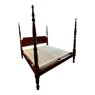 1990s Vintage Hickory Chair Co. James River Collection Mahogany Plantation 4 Tall Post King Size Bed For Sale
