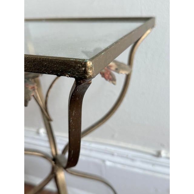 1970s Hollywood Regency Gilt Metal Ivy Leaf Plant Stand Side Table For Sale - Image 12 of 12