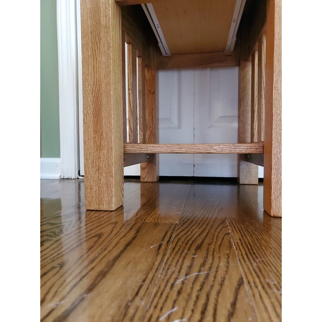 Early 21st Century Bespoke Pair of Amish Mission Side Tables by Jonas Zook Jr. – Special Walnut Oak For Sale - Image 5 of 5