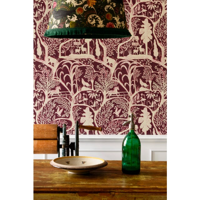 Each elegantly drawn element fuses with every wild epitomised creature in this detailed wallpaper, to embody the...