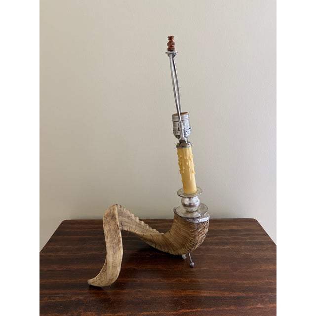 Vintage Ram’s Horn Table Lamp – Rustic English Country House Style Lighting For Sale - Image 9 of 11