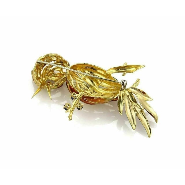 Contemporary Mid 20th Century Large Enamel 18k Yellow Gold Parrot Pin Brooch For Sale - Image 3 of 5