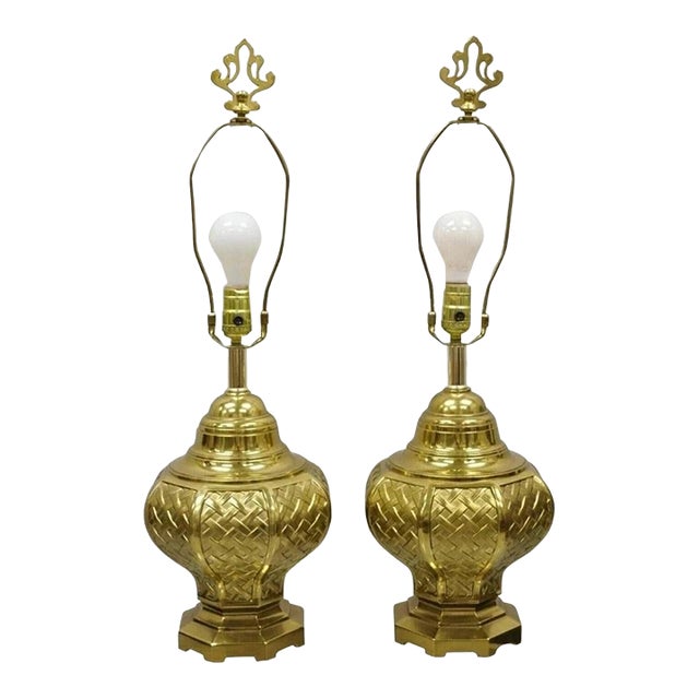 Vintage Hollywood Regency Brass Woven Basket Basketweave Table Lamps - A Pair For Sale