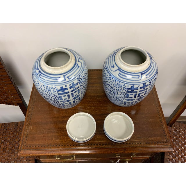 Chinoiserie 20th Century Pair of Chinoiserie Ginger Jars For Sale - Image 3 of 8