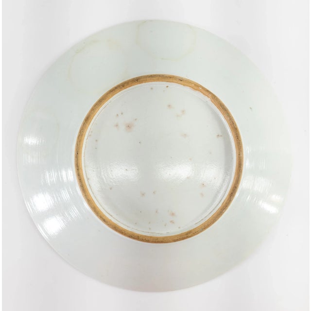 White 18th or 19th Century Chinese Export Famille Verte Rose Medallion Charger For Sale - Image 8 of 13