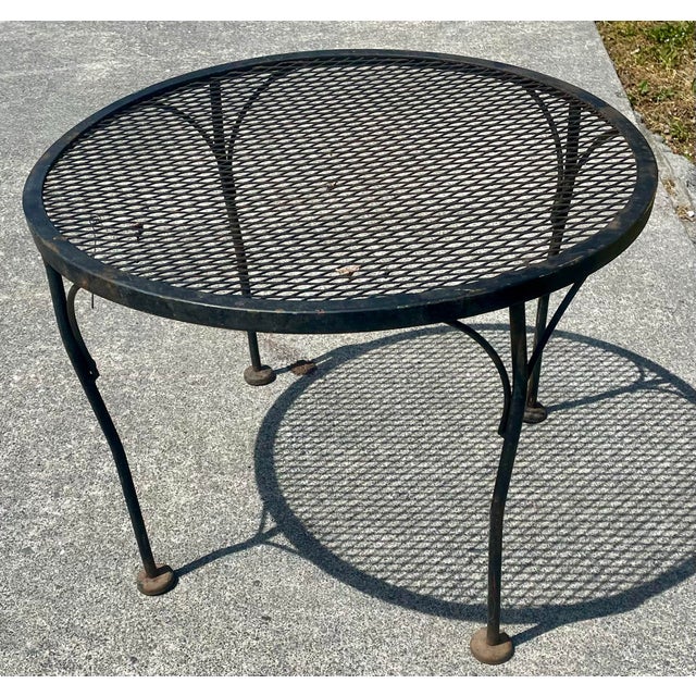 Mid 20th Century Woodard Wrought Iron Small Round Occasional Side Garden Patio Table Mesh Top For Sale - Image 10 of 12