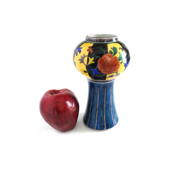 Antique Ao-Kutani Yoshidaya Style Art Deco Pedestal Vase Fuku Mark C. 1920s–1940s For Sale - Image 4 of 15