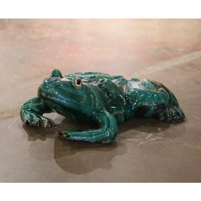 Decorate a garden or a backyard with this large frog. Crafted in southern France and made of terracotta, the reptile...