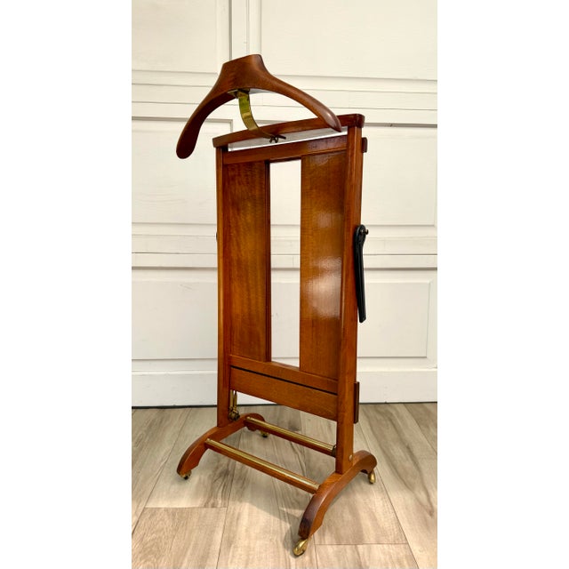 1950s Italian Fratelli Reguitti Wood & Brass Gentleman’s Valet Trouser Press For Sale - Image 10 of 12