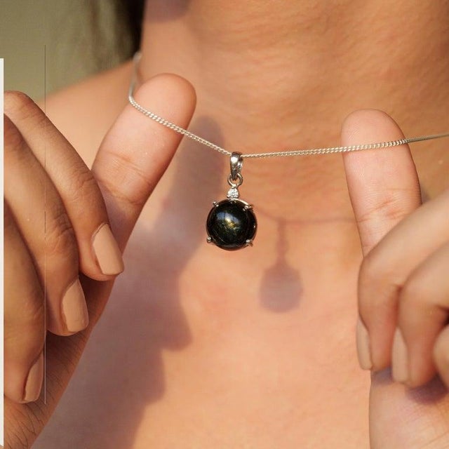 11.55 Ct Black Star & Zircon Dainty Drop Pendant in 925 Silver For Sale - Image 4 of 12
