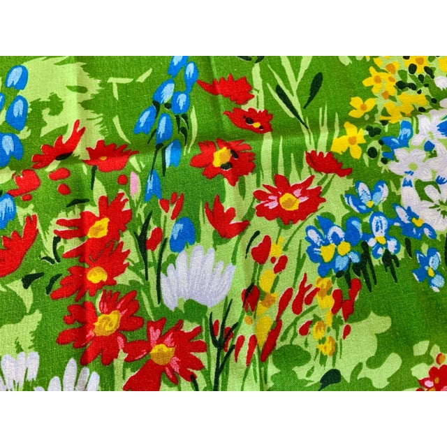 Vintage Set of 4 Floral Dinner Napkins For Sale - Image 4 of 7