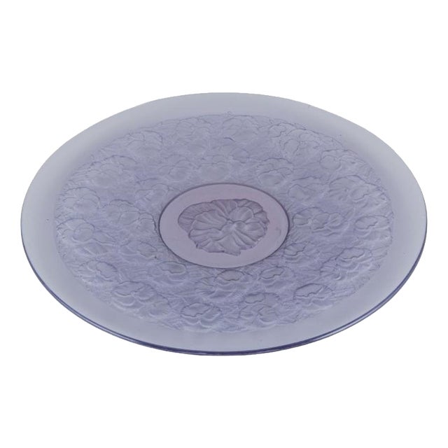 Large Bowl with Floral Motifs in the style of René Lalique, 1930s For Sale