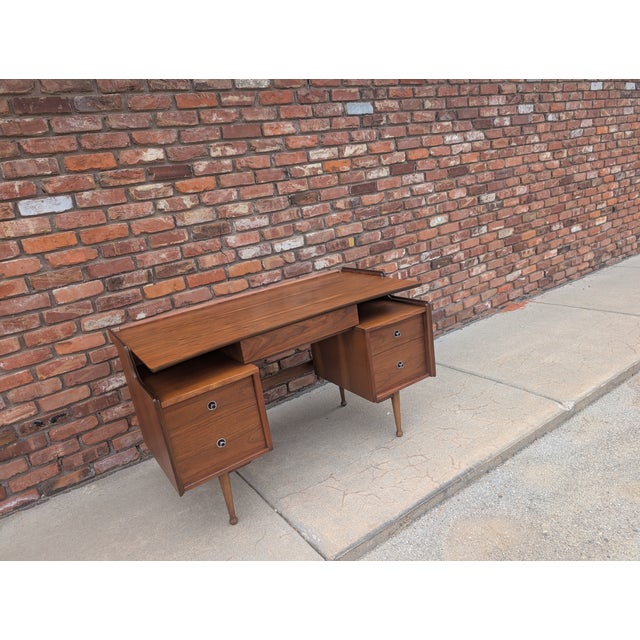 1960s Mid-Century Modern Mainline by Hooker Desk For Sale - Image 15 of 15