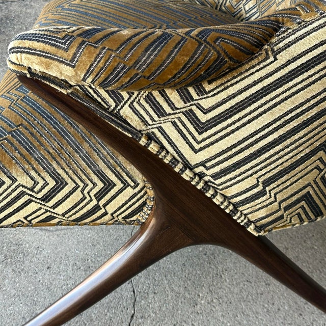 Mid Century Modern Lounge Chair Often Attributed to Karpen in Jim Thompson Fabric For Sale - Image 9 of 12