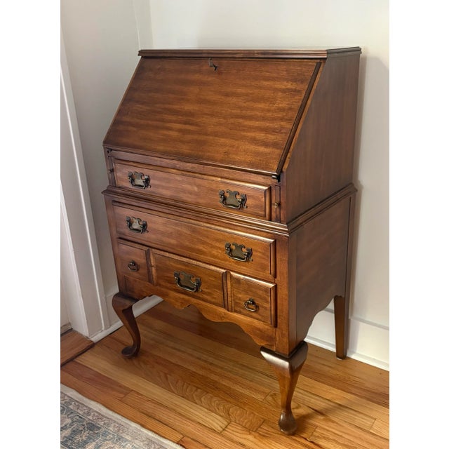 1970s Pennsylvania House Traditional Secretary Desk With Lock and Key For Sale In Denver - Image 6 of 12