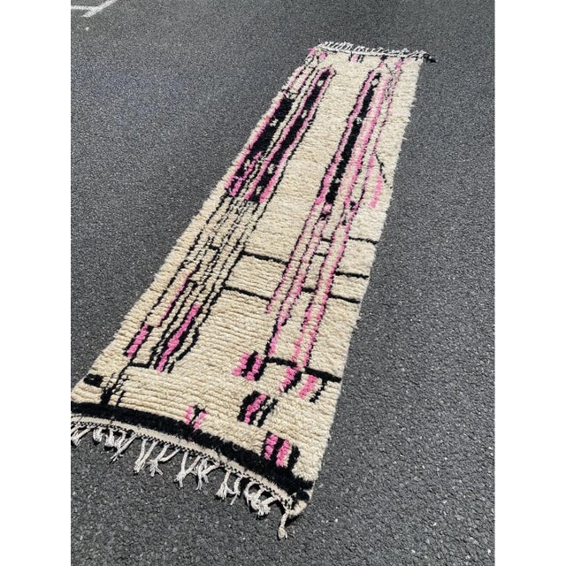 Bauhaus 1990s Vintage Modern Abstract Moroccan Handmade Runner Rug For Sale - Image 3 of 5