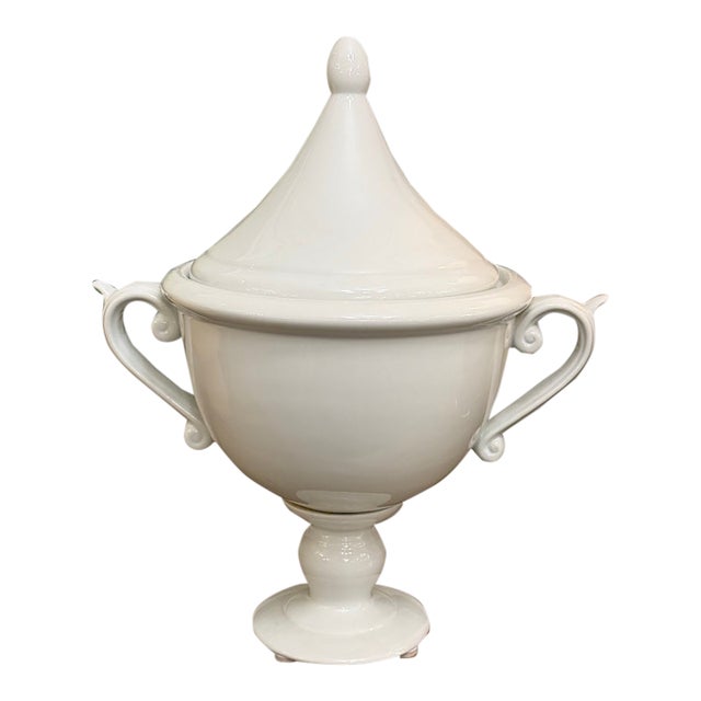 Bassett Furniture Imax Large White Ceramic Lidded Urn For Sale