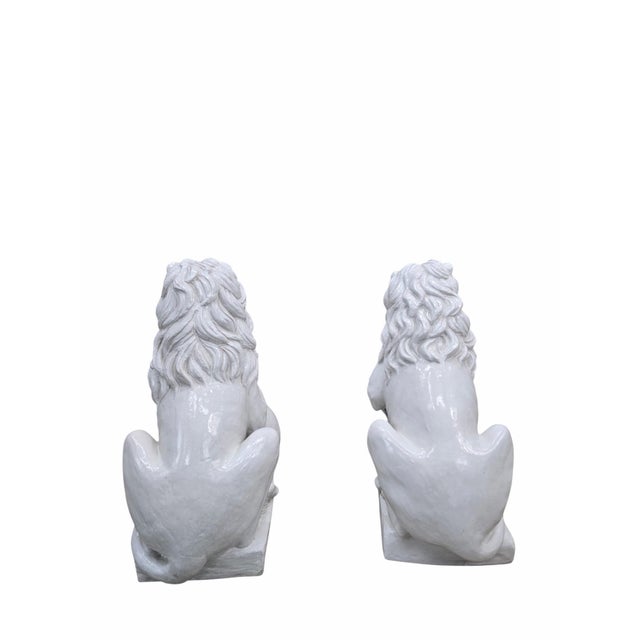 Neoclassical Vintage Neoclassical Style Heraldic Lion Sculptures – Set of 2 For Sale - Image 3 of 10