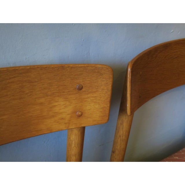 Børge Mogensen Mid-Century J39 Shaker Chairs in Elm by Børge Mogensen for Farstrup Møbler, 1950s, Set of 2 For Sale - Image 4 of 11