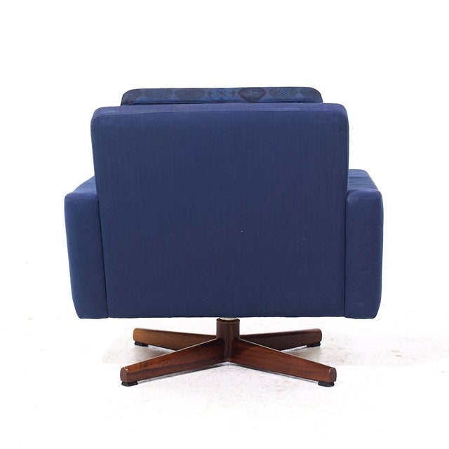 Fredrik Kayser Model 807 Mid Century Norwegian Swivel Lounge Chairs - Pair For Sale - Image 10 of 12