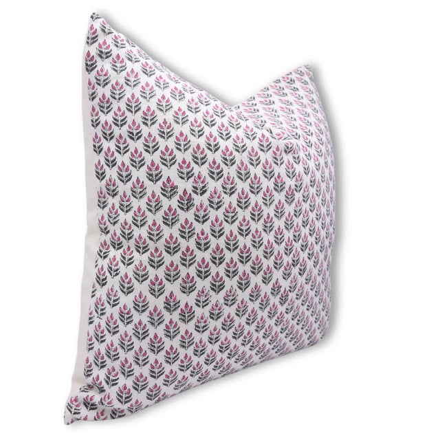 Add a touch of handmade elegance to your home with the fabdivine Alia cushion cover. Made from off white linen, this...