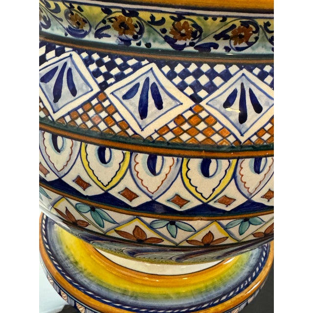 Late 20th Century Franco Mari Deruta Hand-Painted Italian Maiolica Jardinière and Pedestal For Sale - Image 5 of 12