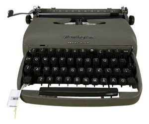 Vintage Travel-Riter Typewriter from Remington