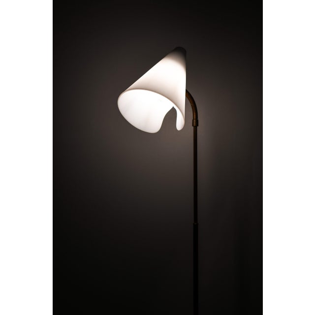 1950s Floor Lamp in Black Lacquered Metal, 1950s For Sale - Image 5 of 6