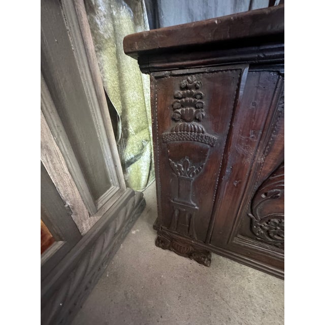 Mid 18th Century 18th Century Italian Trunk – Walnut Coffer Chest For Sale - Image 5 of 11