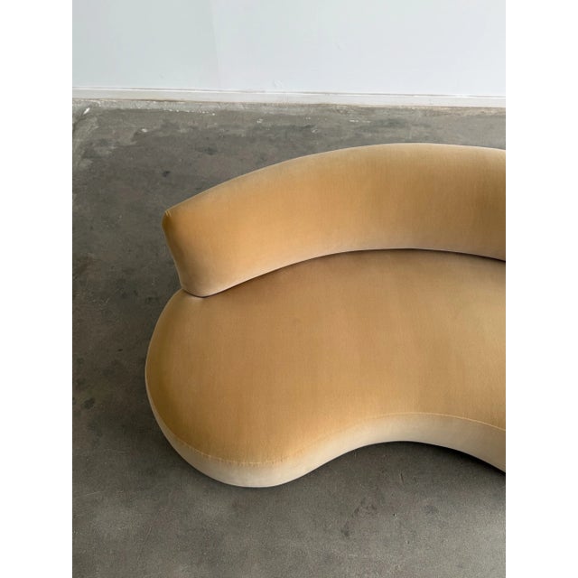 Textile Kidney Sofa in Butter Cotton Velvet For Sale - Image 7 of 12