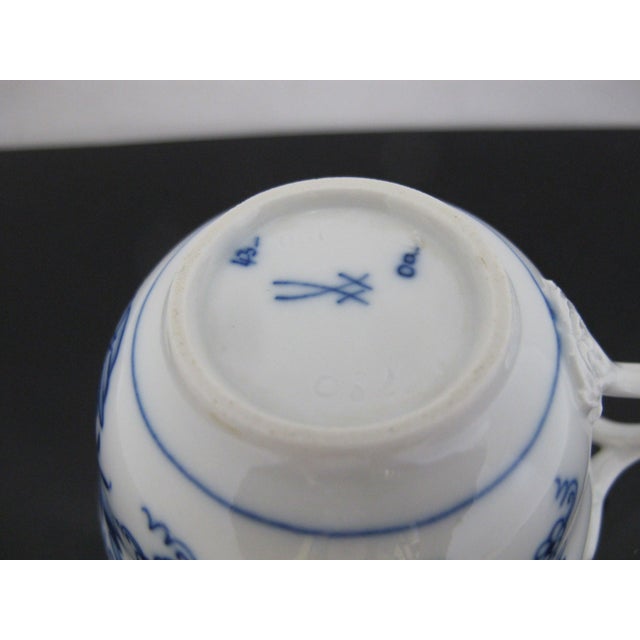Meissen Cross Swords Blue Onion Porcelain Scallop Rim Demitasse Coffee Cup For Sale In Portland, OR - Image 6 of 6