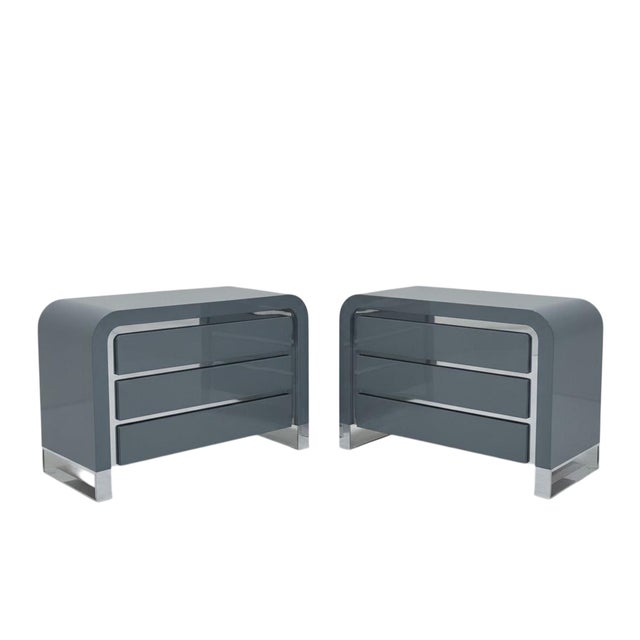 Vladimir Kagan Pair of Vladimir Kagan Nightstands For Sale - Image 4 of 12