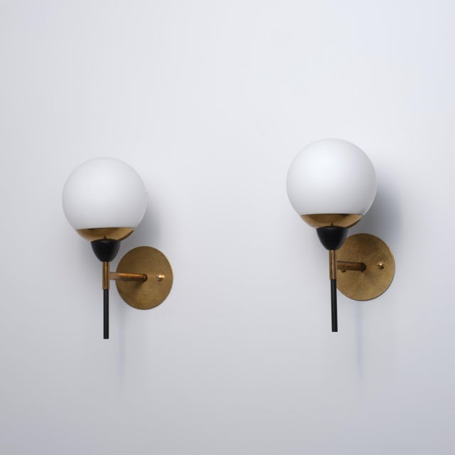 Vintage Italian Wall Sconces in Brass with Black Metal and Opaline Glass, 1950s, Set of 2 For Sale - Image 4 of 10