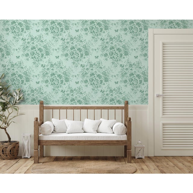 Non-woven fiber-based material with a smooth satin finish. We use the latest digital technology providing the highest...