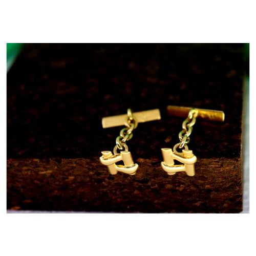 Gold Cufflinks in Cardinal and Cut-Out Caps, Set of 2 For Sale - Image 6 of 8