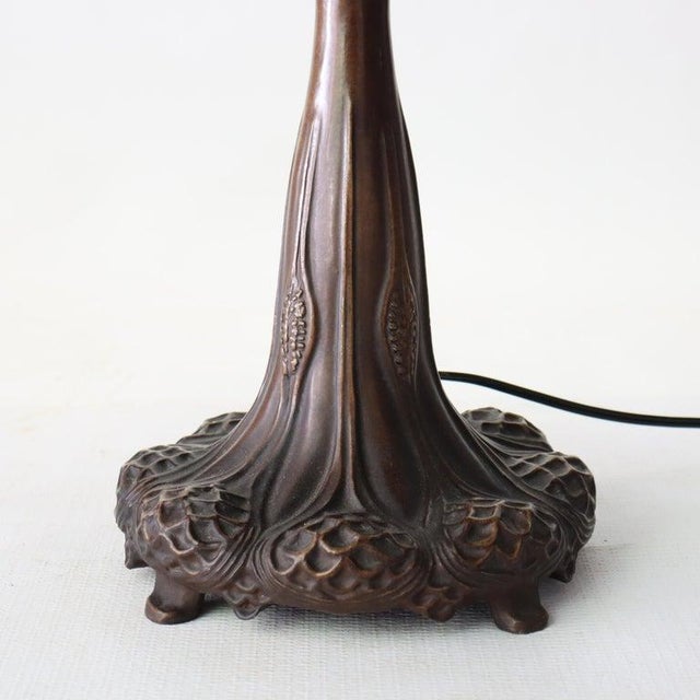 Late 20th Century Tiffany Style Stained Leaded Glass Table Lamp With Jewels For Sale - Image 4 of 12