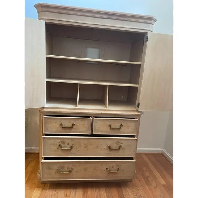 1980s Drexel Heritage Corinthian Olive Ash Burl 2-Piece Bedroom Set For Sale - Image 9 of 12