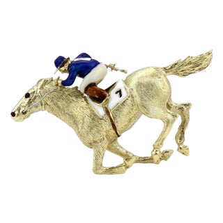 Late 20th Century Martine Enamel Jockey & Race Horse Large 18k Yellow Gold Brooch Pin For Sale