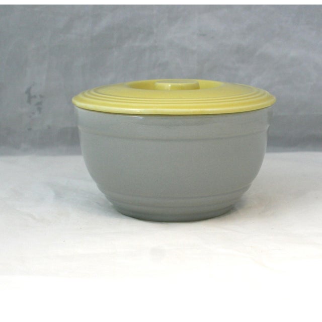 Art Deco 1930s Art Deco Hall Pottery Ceramic Lidded Refrigerator Dish Serving Bowl Gray & Yellow For Sale - Image 3 of 11