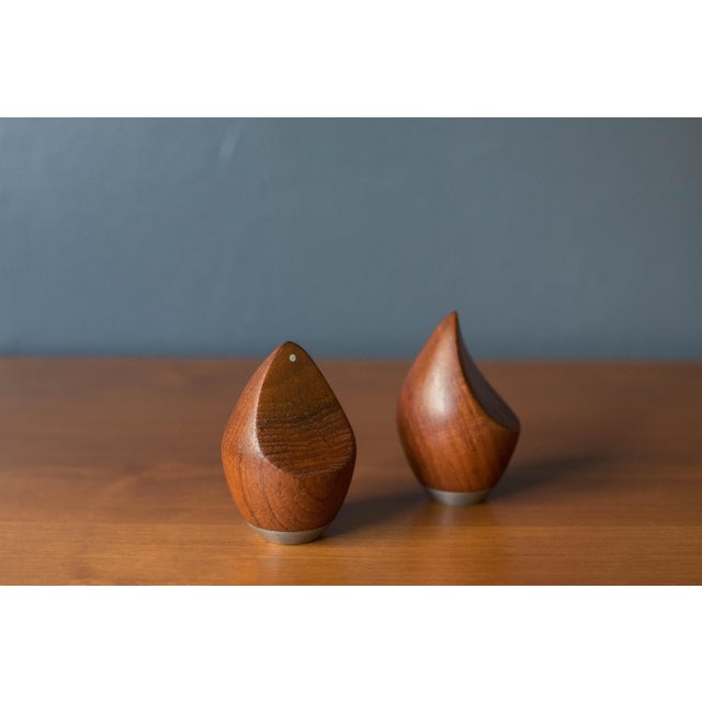 Brown Vintage Sculptural Solid Teak Salt and Pepper Shaker Set by p.j. Østergaard For Sale - Image 8 of 9