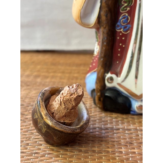 Pair of Vintage Porcelain Kamotsuru Sake Bottles Depicting the Gods of Longevity and Wealth For Sale - Image 12 of 12